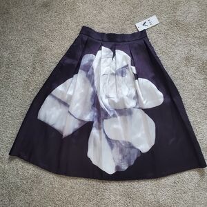 Black and White A-line Floral Knee Length Skirt With Pockets NWT